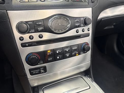 Used 2010 INFINITI G37 Convertible w/ Premium Pkg RWD image 16