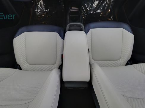 Used 2026 Nissan Leaf Platinum+ w/ Floor Mat Package (Platinum+) FWD image 27