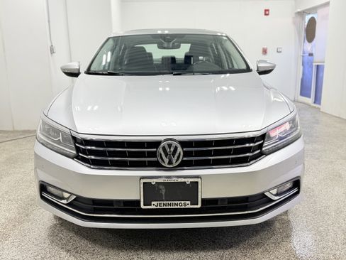 Used 2017 Volkswagen Passat 3.6 SEL Premium image 2