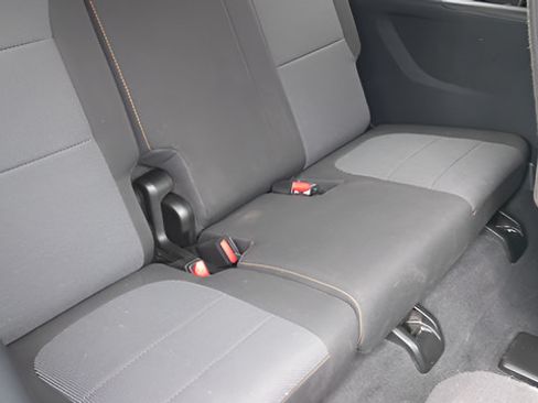 Used 2020 Chevrolet Traverse LT w/ Driver Confidence II Package AWD/4WD image 12