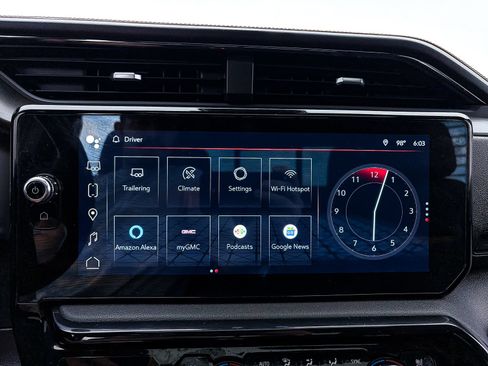 Used 2023 GMC Sierra 1500 AT4 w/ Technology Package AWD/4WD image 24