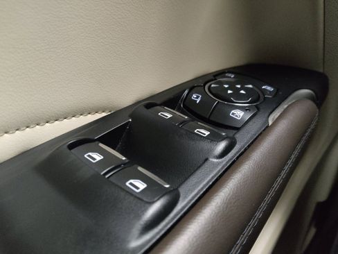 Used 2018 Lincoln MKC Select w/ Select Plus Package AWD/4WD image 27