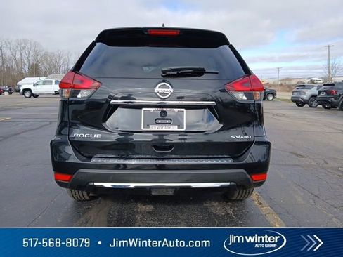 Used 2018 Nissan Rogue SV w/ Premium Package image 9