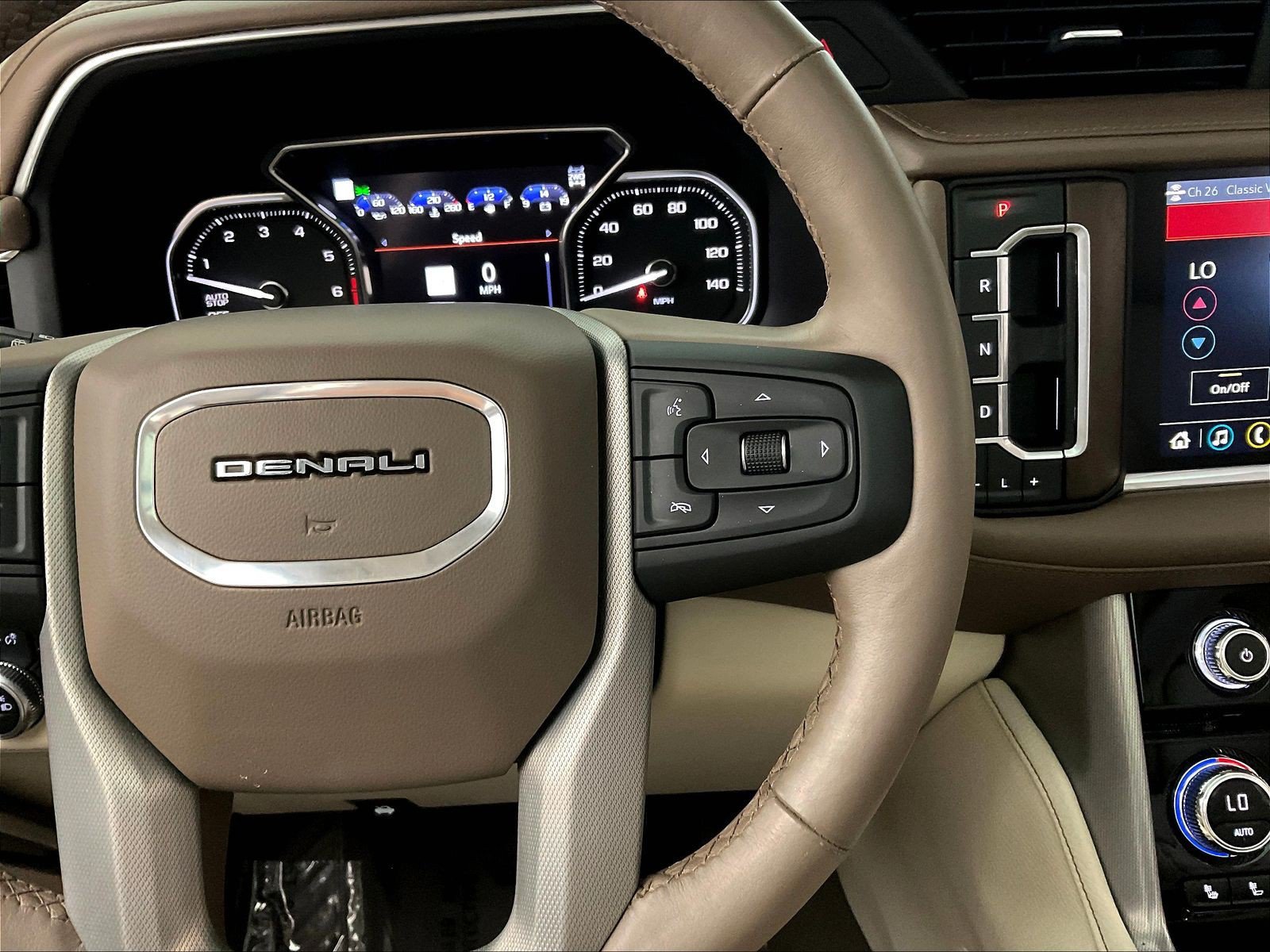 Used 2021 GMC Yukon Denali w/ Denali Ultimate Package AWD/4WD image 12