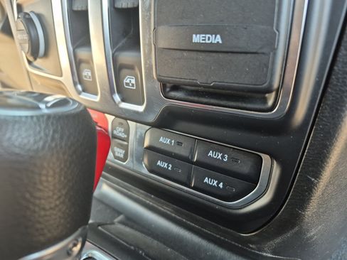 Used 2022 Jeep Wrangler Rubicon AWD/4WD image 28