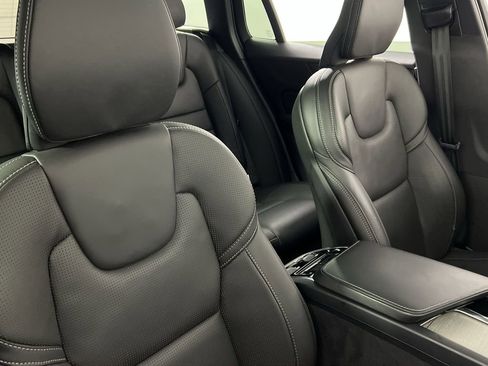 Used 2021 Volvo V60 T5 Cross Country image 26