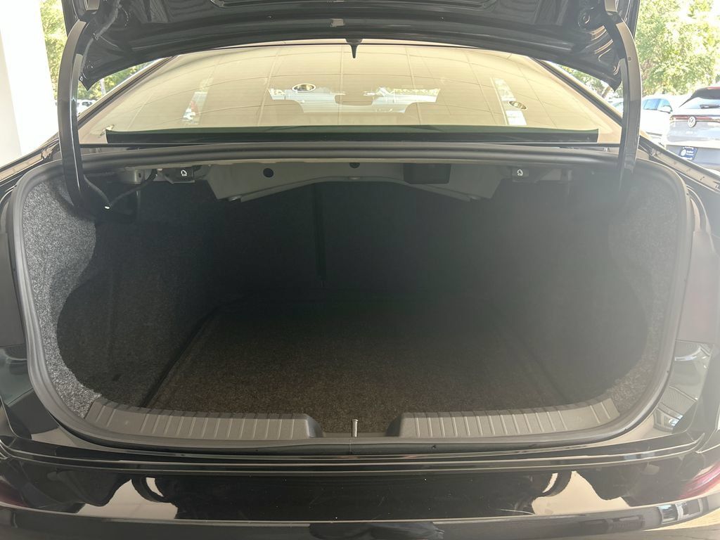 Certified 2024 Volkswagen Jetta Sport FWD image 31