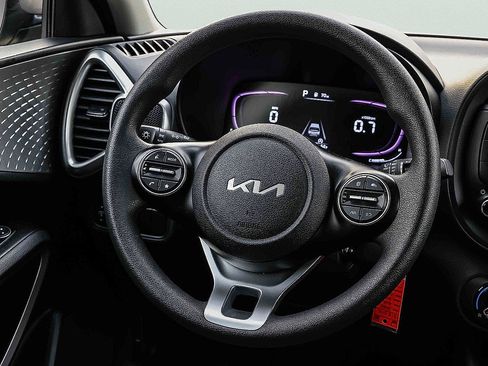 Certified 2023 Kia Soul LX w/ LX Technology Package image 10