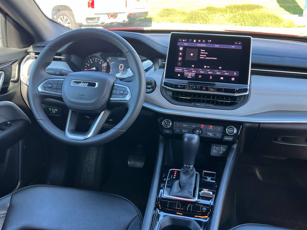 Used 2025 Jeep Compass Limited AWD/4WD image 19