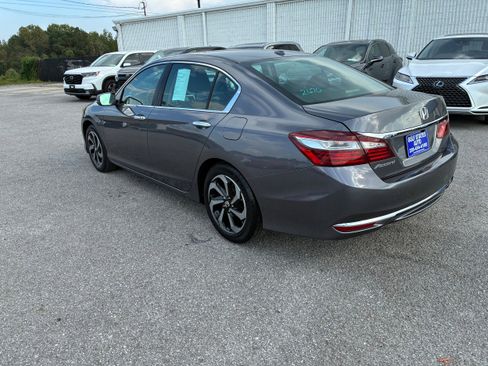 Used 2017 Honda Accord EX-L image 5