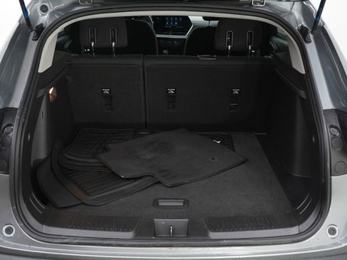 Used 2024 Chevrolet Trax LS w/ Driver Confidence Package FWD image 9