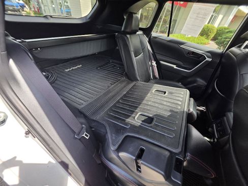 Used 2021 Toyota RAV4 SE w/ Weather & Moonroof Package AWD/4WD image 18