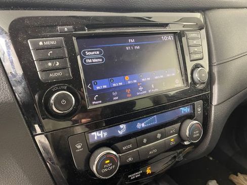 Used 2018 Nissan Rogue SV AWD/4WD image 7