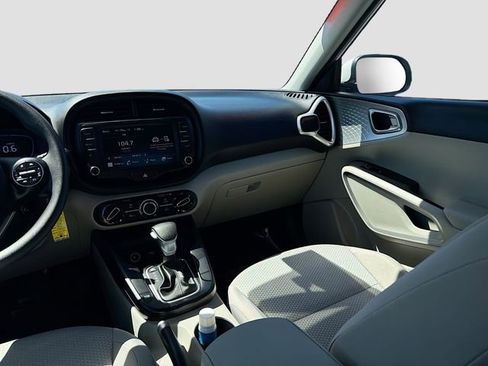 Used 2025 Kia Soul S FWD image 21