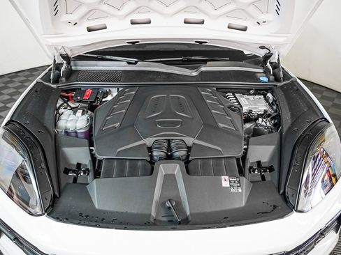 New 2026 Porsche Cayenne S image 13