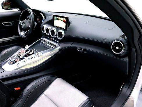 Used 2019 Mercedes-Benz AMG GT image 33