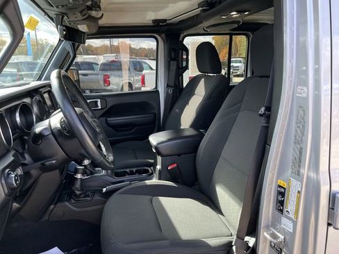 Used 2022 Jeep Gladiator Willys image 20
