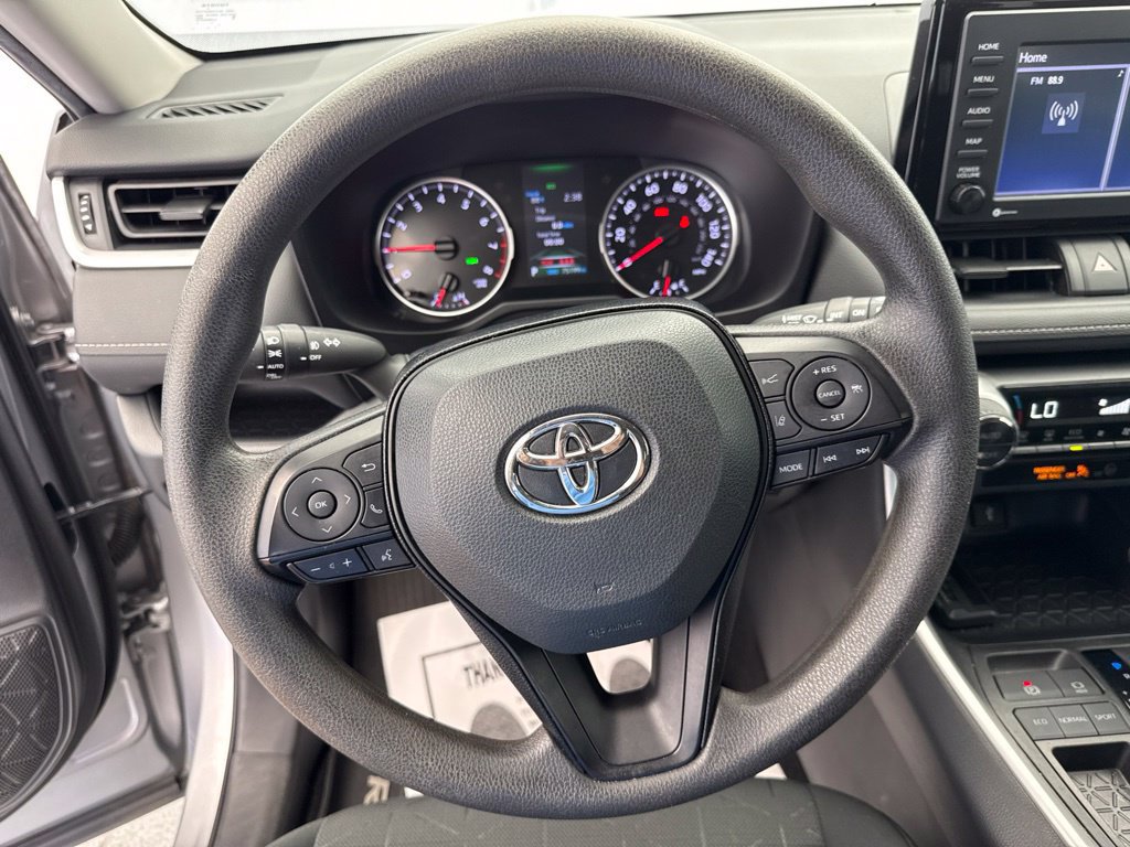 Used 2020 Toyota RAV4 XLE w/ Convenience Package FWD image 29