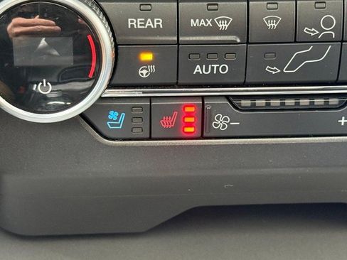 Certified 2019 Ford Expedition Max XLT w/ Equipment Group 202A image 20