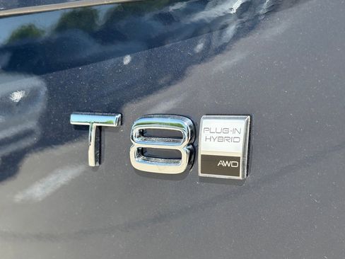 New 2025 Volvo XC90 T8 Plus w/ Protection Package Premier image 8