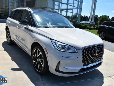 Used 2024 Lincoln Corsair Grand Touring w/ Equipment Group 301A image 10