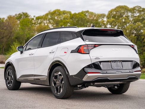 New 2026 Kia Sportage SX FWD image 3