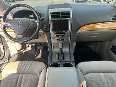 Used 2013 Lincoln MKX AWD image 16