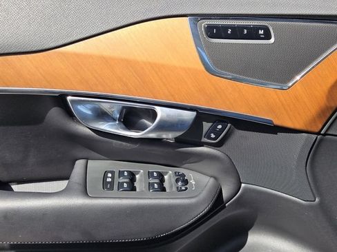 Certified 2023 Volvo XC90 B5 Plus AWD/4WD image 30