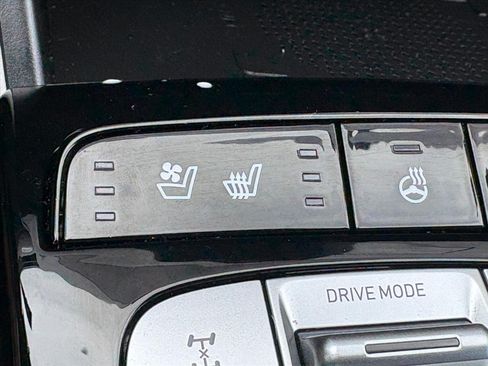 Certified 2024 Hyundai Tucson Limited AWD/4WD image 15