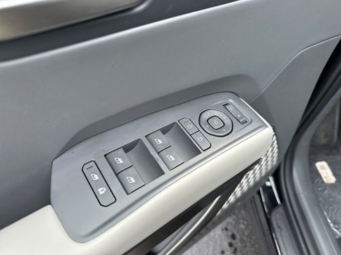 New 2026 Kia EV9 Wind image 13