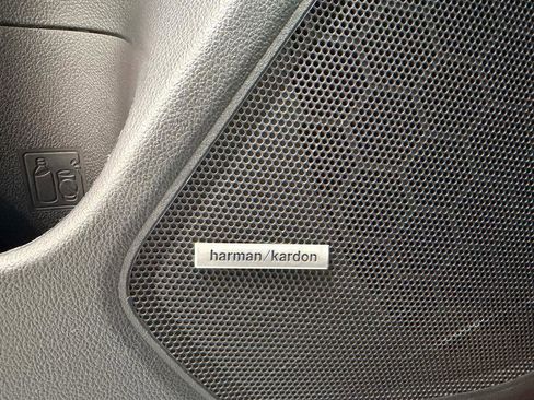 Used 2017 Subaru Outback 2.5i Limited image 16