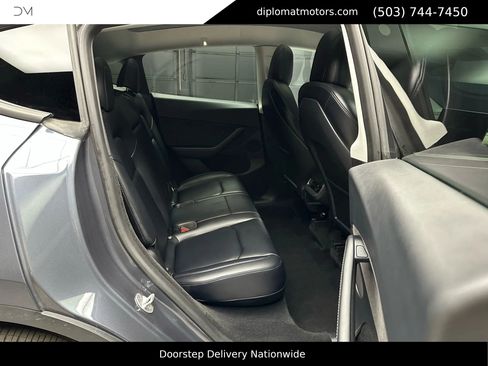 Used 2023 Tesla Model Y Long Range image 22