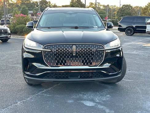 Used 2025 Lincoln Aviator Premiere w/ Equipment Group 101A image 5