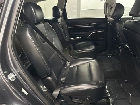 Used 2023 Kia Telluride S AWD/4WD image 21