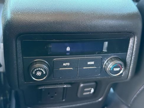 Used 2019 GMC Acadia SLT w/ Black Edition FWD image 23