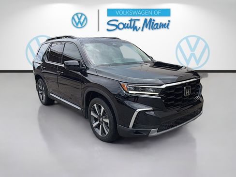 Used 2025 Honda Pilot Elite image 1