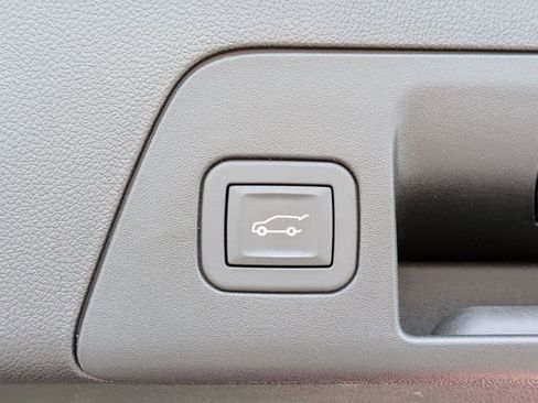 Used 2025 Buick Envision Preferred AWD/4WD image 33