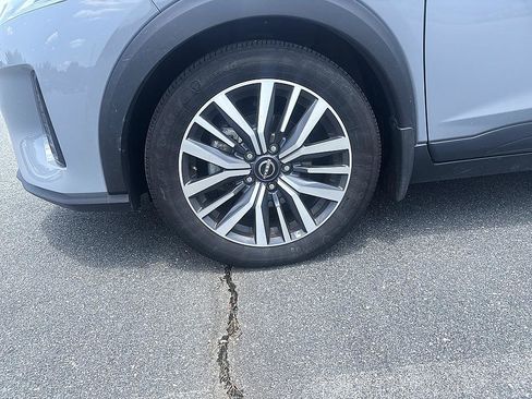 Certified 2023 Nissan Kicks SV FWD image 11