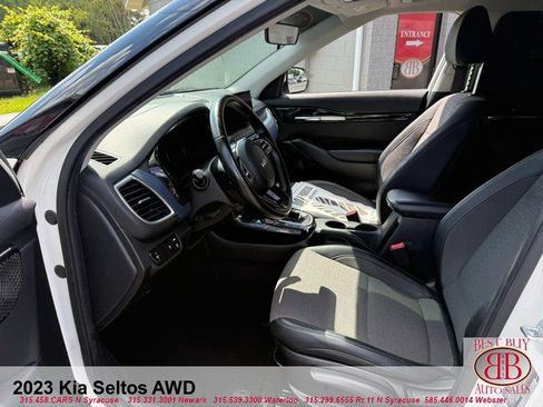 Used 2023 Kia Seltos S w/ Navigation Package AWD/4WD image 11