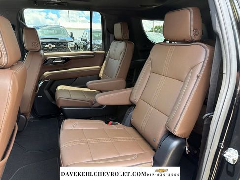 Used 2025 Chevrolet Suburban High Country w/ Sun And Tow Package AWD/4WD image 20