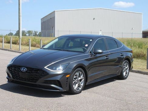 Used 2021 Hyundai Sonata SEL image 2