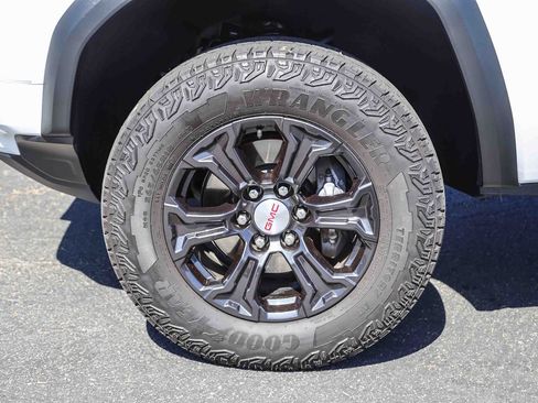 Used 2024 GMC Canyon Elevation RWD image 10