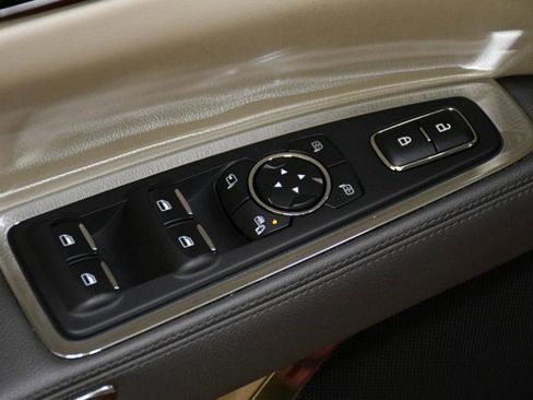 Used 2019 Lincoln Continental Select w/ Continental Climate Package image 18