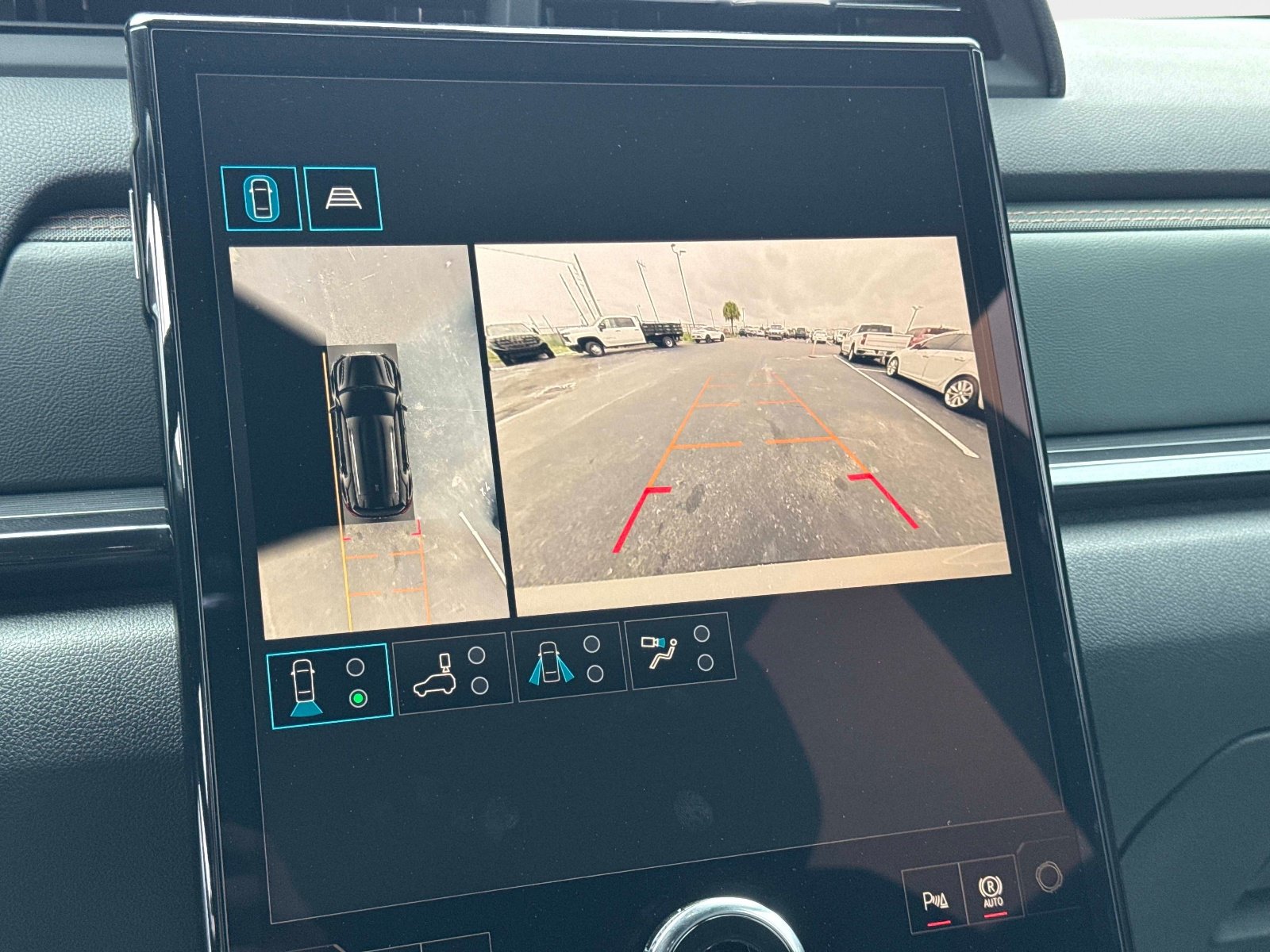 New 2027 GMC Terrain AT4 w/ Convenience Package III AWD/4WD image 24