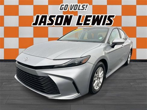 Used 2025 Toyota Camry LE image 8