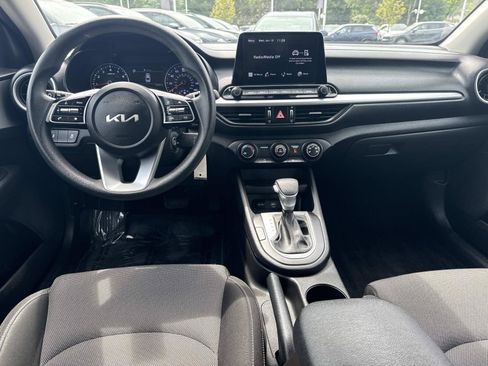 Used 2023 Kia Forte LXS w/ LXS Technology Package FWD image 12