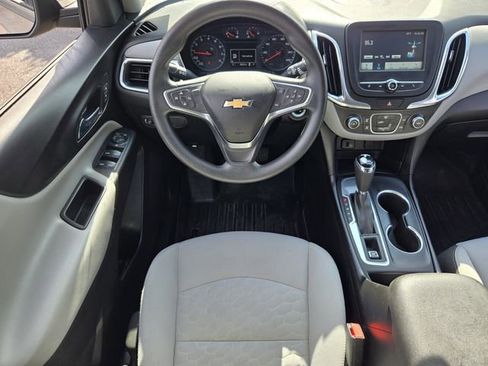 Used 2018 Chevrolet Equinox LS image 12