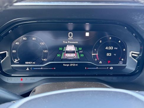 Used 2022 GMC Yukon XL Denali w/ Denali Premium Package image 14