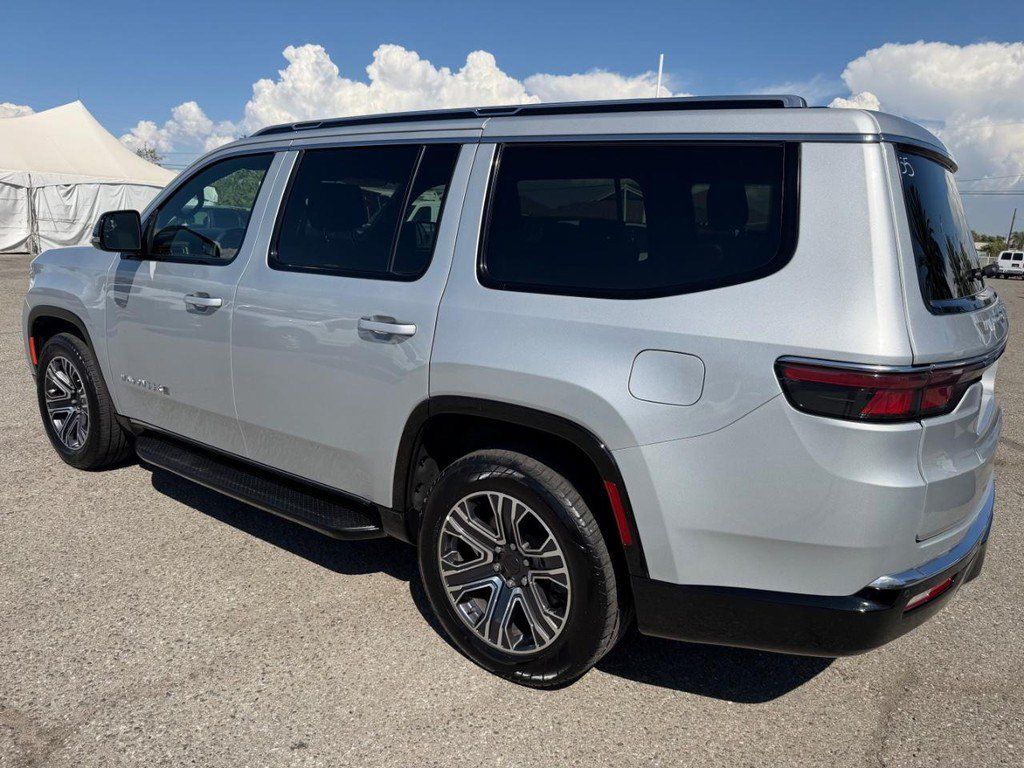 Used 2024 Jeep Wagoneer Series II w/ Flexible Seating Group RWD image 9