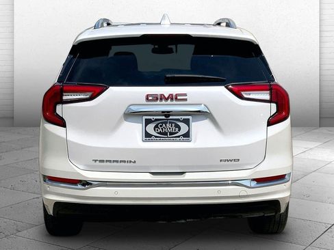 Used 2024 GMC Terrain Denali w/ Denali Premium Package AWD/4WD image 3